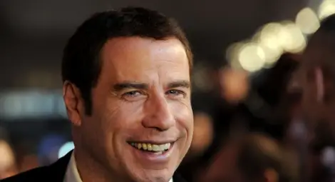 Джон Траволта си носи чаршафите по време на пътувания