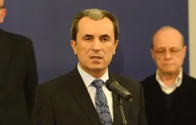 Уволняват чиновниците, участвали в протестите Уволняват чиновниците, участвали в протестите