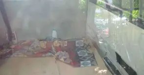 Гей двойка нападала жени на улицата заради ланците