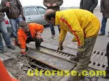 Дунав мост остава затворен за тирове поне месец Дунав мост остава затворен за тирове поне месец