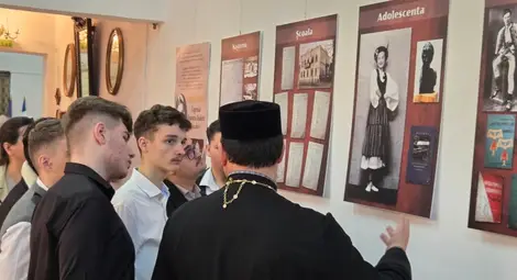 Изложба, посветена на модата през миналия век в Русе,  бе представена в румънския град Гюргево