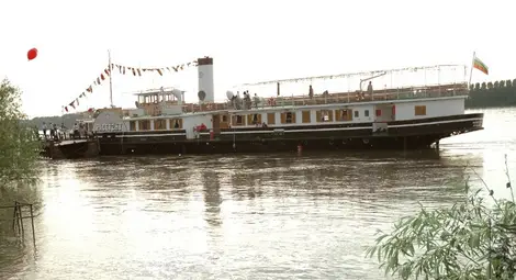 Песента &bdquo;Тих, бял Дунав&rdquo; изпята с албански текст по времето на Енвер Ходжа