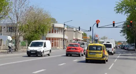 С 2 милиона лева продължава реконструкцията на &bdquo;Потсдам&ldquo; към кръговото на КАТ.                                         Снимка: Архив &bdquo;Утро&ldquo; 
