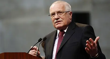 Вацлав Клаус: Европа се държи глупаво за мигрантите, а Меркел е смешна