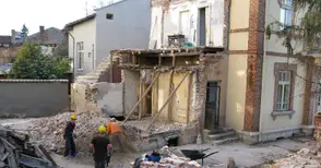 Ремонтът на музея „Баба Тонка“ тръгна повторно след година