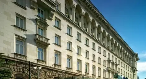 Орешарски финтира протестиращи пред "Шератон" Орешарски финтира протестиращи пред "Шератон"