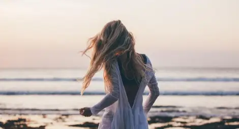 Притча: Бог е създал жената с един недостатък