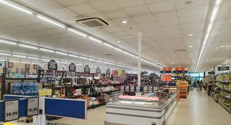 Бойкотът на веригите в Русе - потокът от купувачи намаля, но не секна Бойкотът на веригите в Русе - потокът от купувачи намаля, но не секна