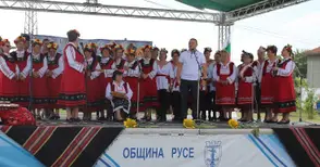45 състава показаха богата фолклорна палитра на „Етноритми - бит и култура“
