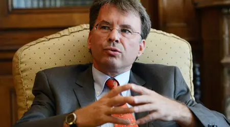 Френският посланик Филип Отие няма да получи традиционния орден в края на мандата