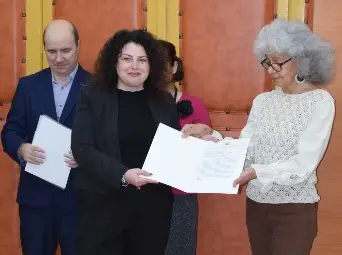 Изложба, посветена на модата през миналия век в Русе,  бе представена в румънския град Гюргево