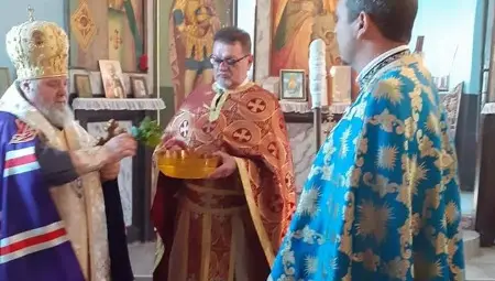 Тържествено осветиха обновения храм в Новград