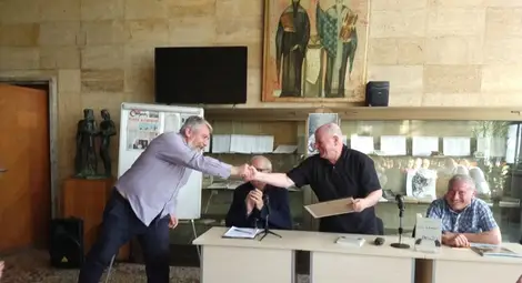 Михаил Вешим: Със смешки доброто не ще победи злото. Но пък съм убеден, че сатирикът трябва да се опита да оправи света