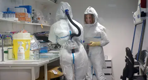 Инжектираха първата тестова ваксина срещу COVID-19 на доброволец в САЩ