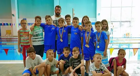 Плувците на &bdquo;Ирис&ldquo; с 11 медала от турнир в Плевен