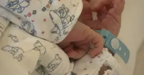 13-годишна с COVID-19 роди недоносено бебе