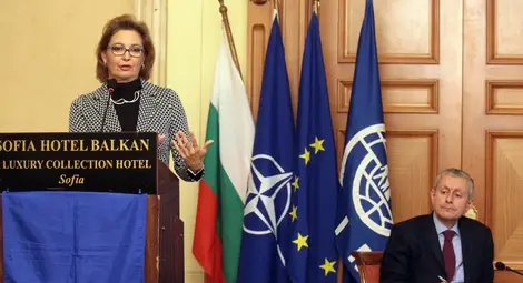 Томпсън: Населението на България се топи до 5,5 млн. души през 2060 г. Томпсън: Населението на България се топи до 5,5 млн. души през 2060 г.