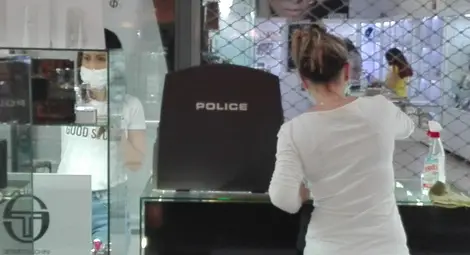 Мол Русе посреща първите клиенти след пълна дезинфекция