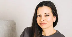 Мечтаещата да създаде академия за мода в Русе Адриана Гарелова: Моите рокли са картини. Обожавам целия процес - от вдъхновението до последния щрих и шев