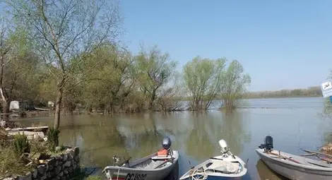 Рибари от Силистренско спорят с румънски граничари за остров в Дунав