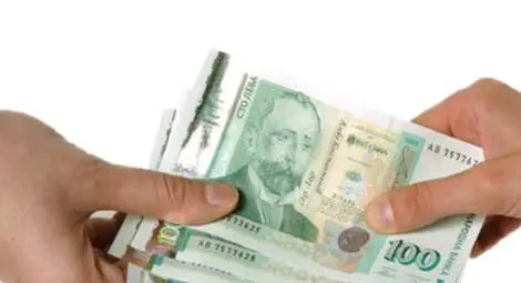 Банка връща на клиент платени без основание 60 месечни вноски