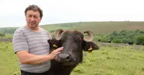 Мильо минава през спорта и кръчмарството по пътя към своите 100 огромни дами