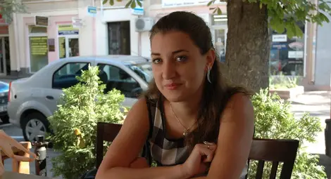 Младо мецосопрано ще учи в прочутата руска &bdquo;Гнесини&ldquo; след 30-годишна пауза