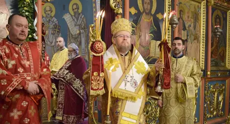 Празнични литургии  в чест на двама епископи