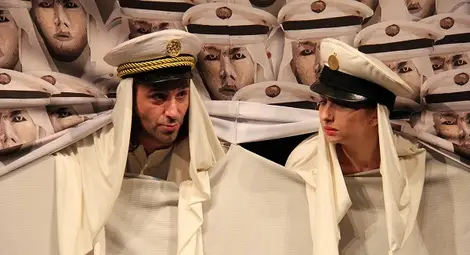 Николай Урумов в автобиографичния си спектакъл.