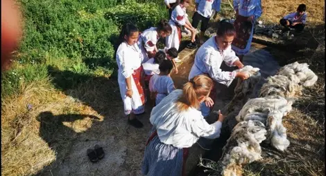 Въстановка на стари техники по обработка на вълна с участието на самодейците на НЧ ”Надежда – 1908” - с. Ново село стартира на 06 април 2023 (Програма) Въстановка на стари техники по обработка на вълна с участието на самодейците на НЧ ”Надежда – 1908” - с. Ново село стартира на 06 април 2023 (Програма)