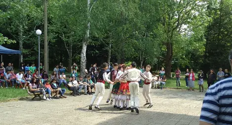 Учениците в Чифлика пресъздадоха  традицията за празника Гергьовден