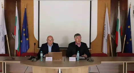 587 ученици в 28 специалности от 10 училища в Русе и областта са в дуална форма на обучение