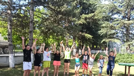 Герои от басните на Лафонтен оживяха в Ценово Герои от басните на Лафонтен оживяха в Ценово