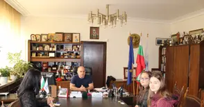 Кметът се срещна с новите  русенци в Съвета на децата