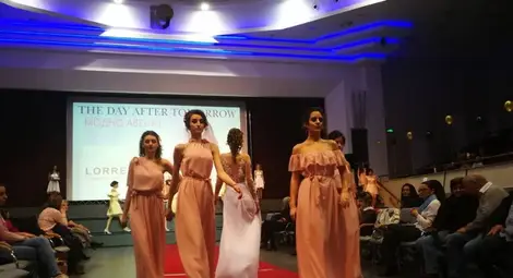 Водопади от дантели и коприни на Модното авеню в Канев център