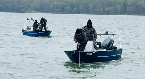 Две бракониерски мрежи  иззети от устието на Янтра