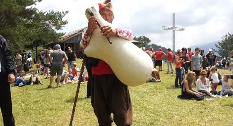 Роженският събор се завръща с 400 каба-гайди