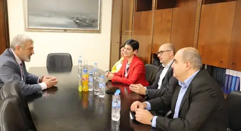 Главният изпълнителен директор на Siemens за България и Република Северна Македония д-р инж. Боряна Манолова бе отличена с почетна грамота от областния управител на Русе Главният изпълнителен директор на Siemens за България и Република Северна Македония д-р инж. Боряна Манолова бе отличена с почетна грамота от областния управител на Русе