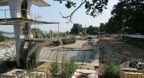 Плувният комплекс в парка може да затъне в жалби и съдебни дела Плувният комплекс в парка може да затъне в жалби и съдебни дела