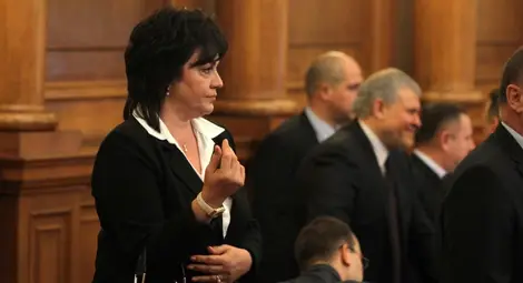 Нинова: Причината за бунта в Харманли е неадекватната политика на правителството на Борисов Нинова: Причината за бунта в Харманли е неадекватната политика на правителството на Борисов