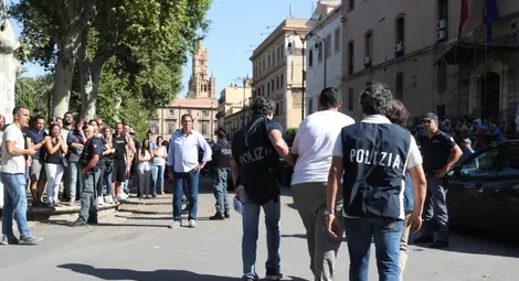 Вирусен отпуск за влиятелни мафиоти