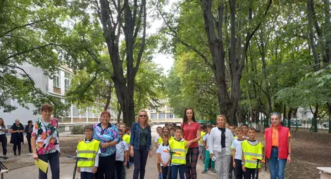 Пазим себе си и другите на пътя - състезание по пътна безопасност в русенското училище "Възраждане"