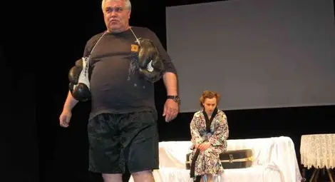 Комедия за двама е осмата  премиера на русенския театър