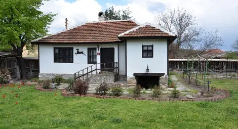 Санкционирани собственици на къщи за гости не искат да връщат парите Санкционирани собственици на къщи за гости не искат да връщат парите