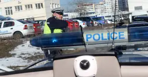 Румънци обирали наред апартаменти в „Здравец“