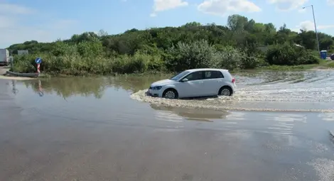 Четири дни борба с водната блокада на Свободна зона