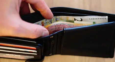 ДОБРО ДЕЛО: Ученичка върна последните пари на възрастна жена