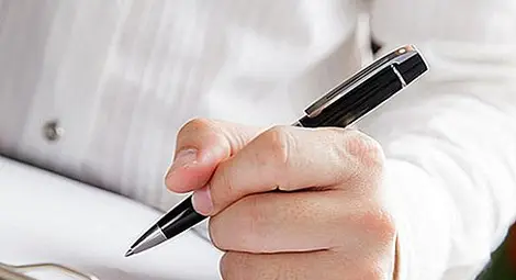 Фалшив подпис зачеркна договор за бърз кредит