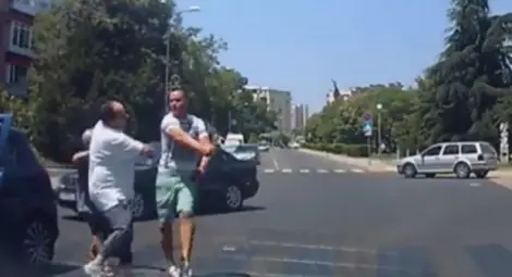 Юмруци и бой на пътя... Заради липсваща "зебра"