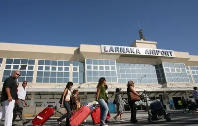 Още хора са освободени от похитения самолет в Кипър, лични мотиви стоят зад атаката